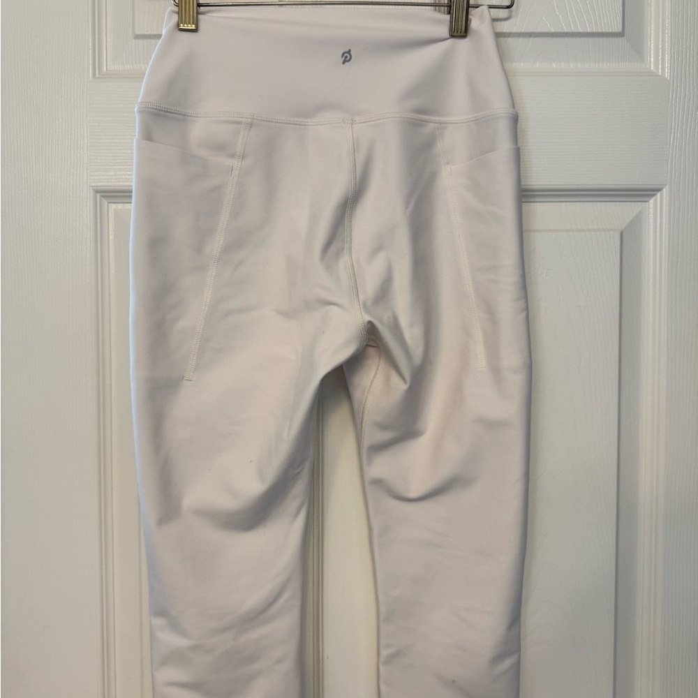 New W/O tag Peloton off white Leggings Athletic Comfort with pockets - Picture 3 of 5